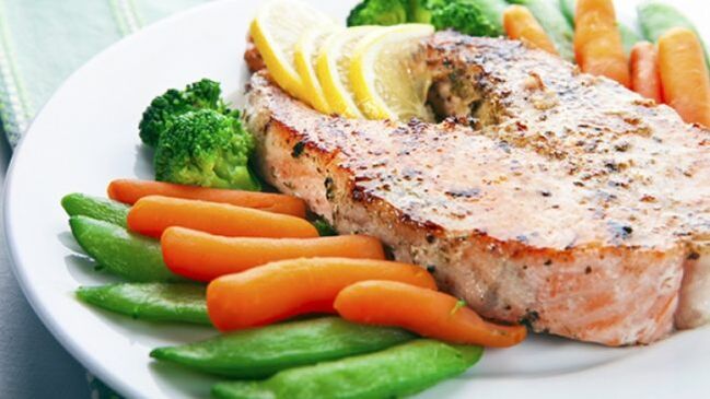 риба з овочами для кетогенної дієти