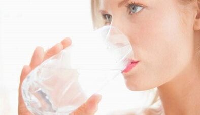 як правильно сидіти на питній дієті